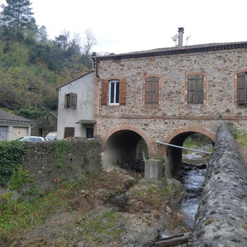Ruisseau couvert de Rochessadoule aval à Robiac-Rochessadoule